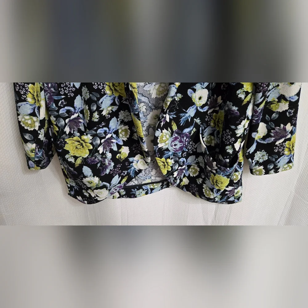 H&M Floral Blazer With Pockets - Picture 4 of 8